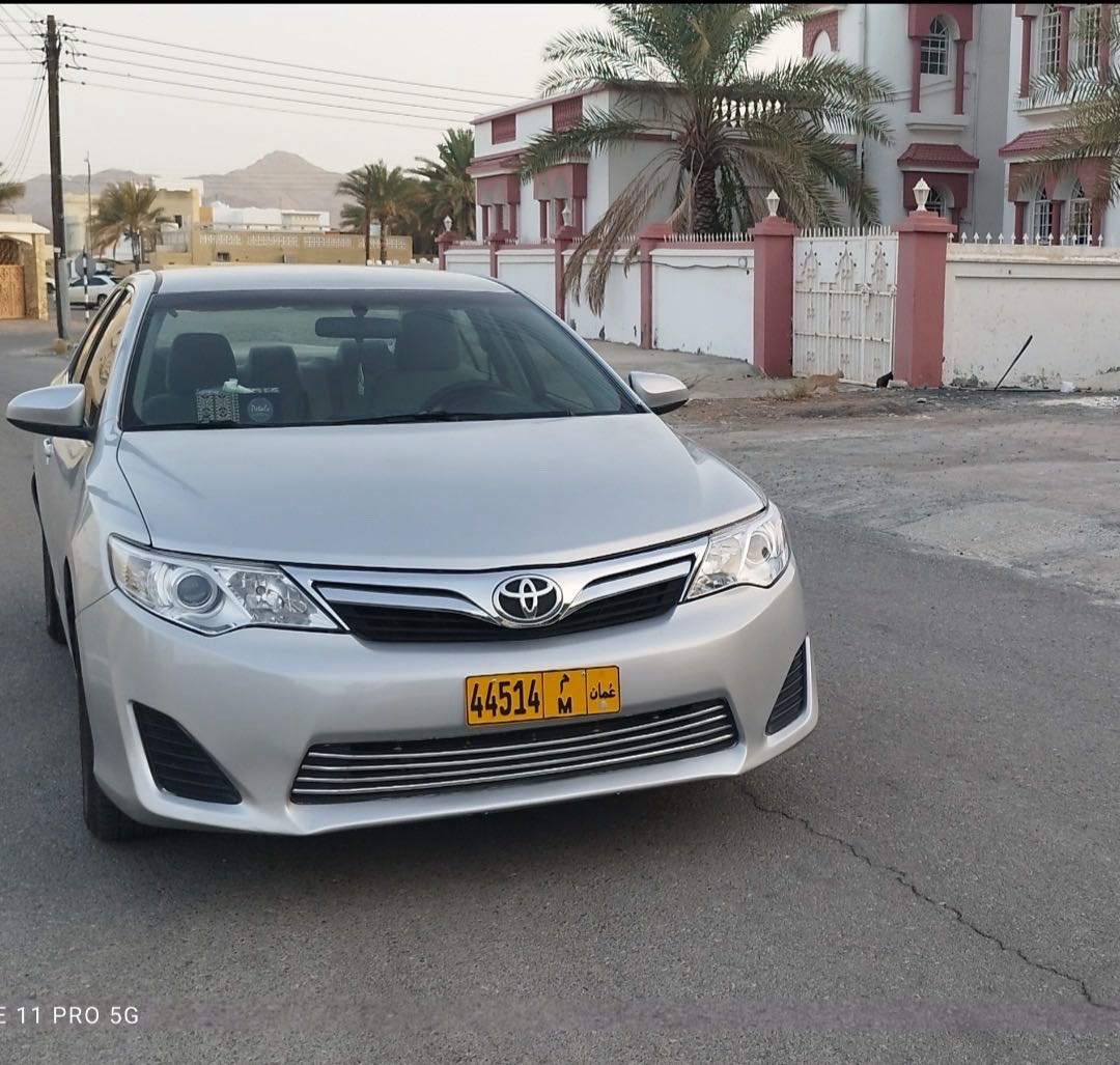 Car Image 2013 TOYOTA CAMRY SE