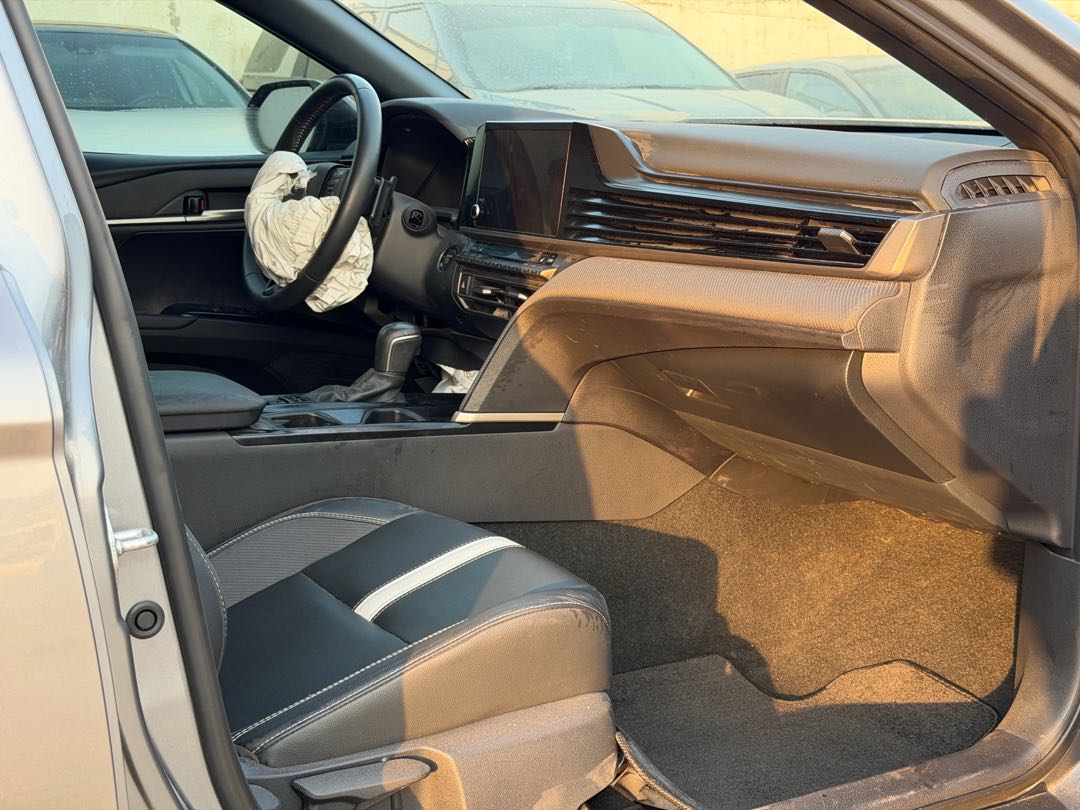 Car Image 2025 TOYOTA CAMRY
