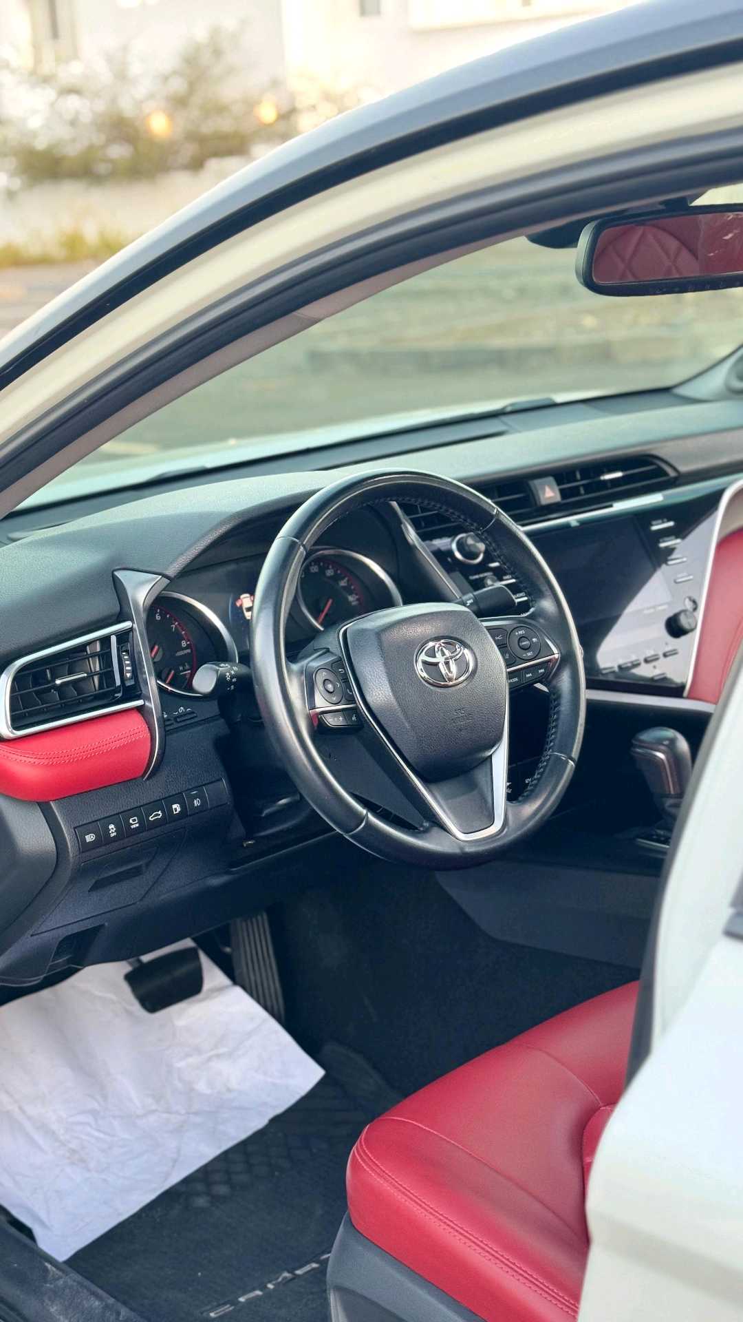 Car Image 2018 TOYOTA CAMRY XSE