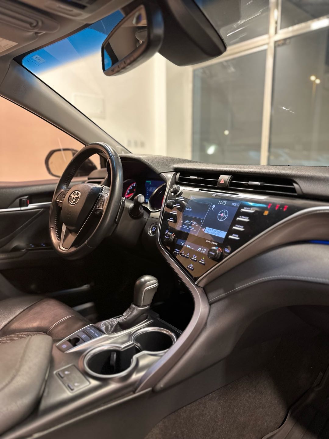 Car Image 2018 TOYOTA CAMRY XSE