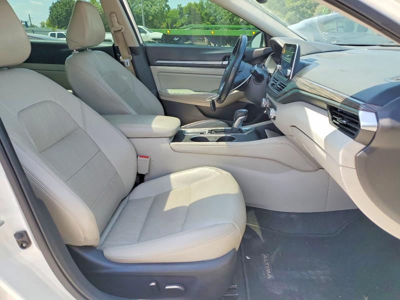Car Image 2019 NISSAN ALTIMA