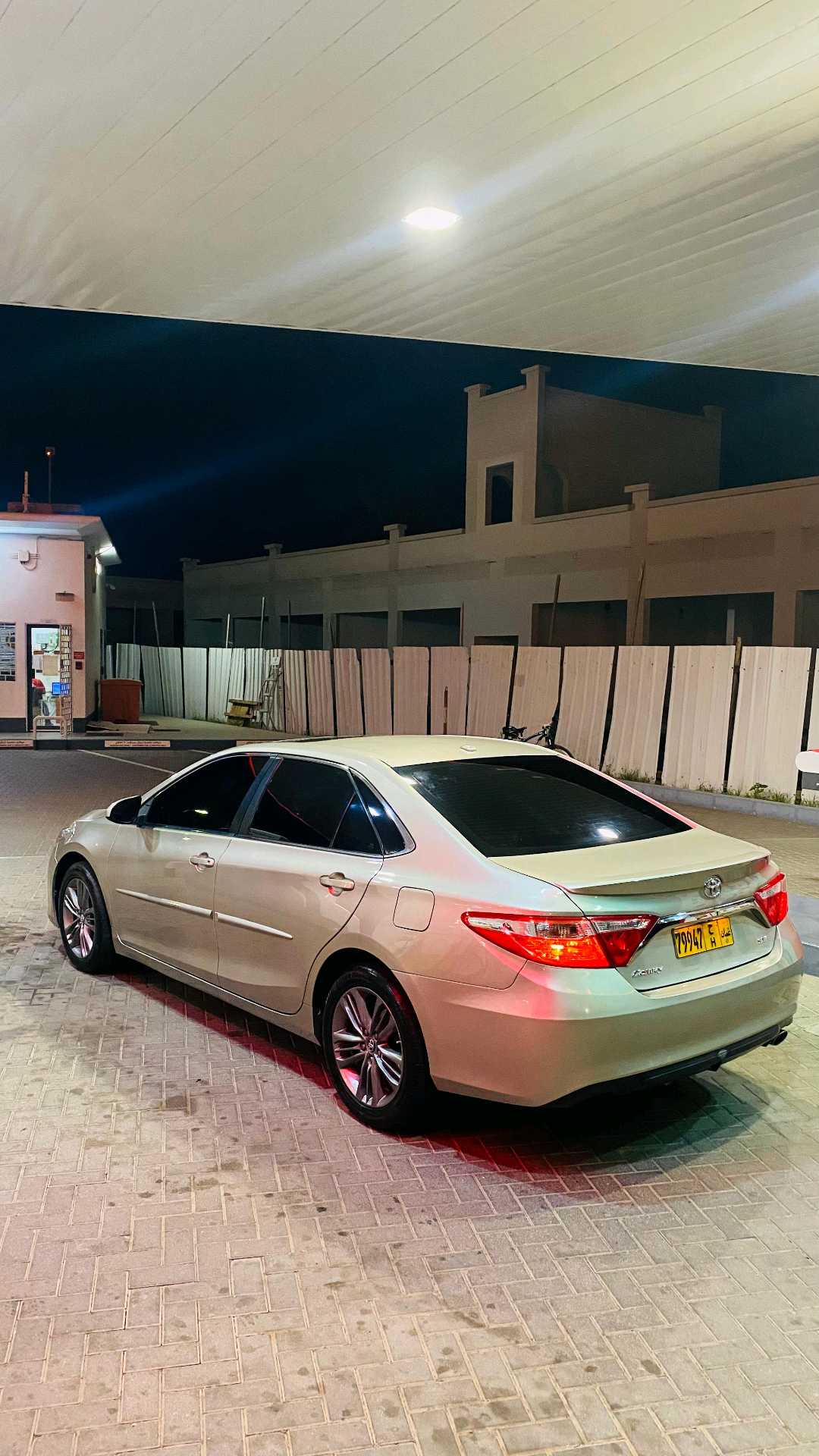 Car Image 2016 TOYOTA CAMRY SE