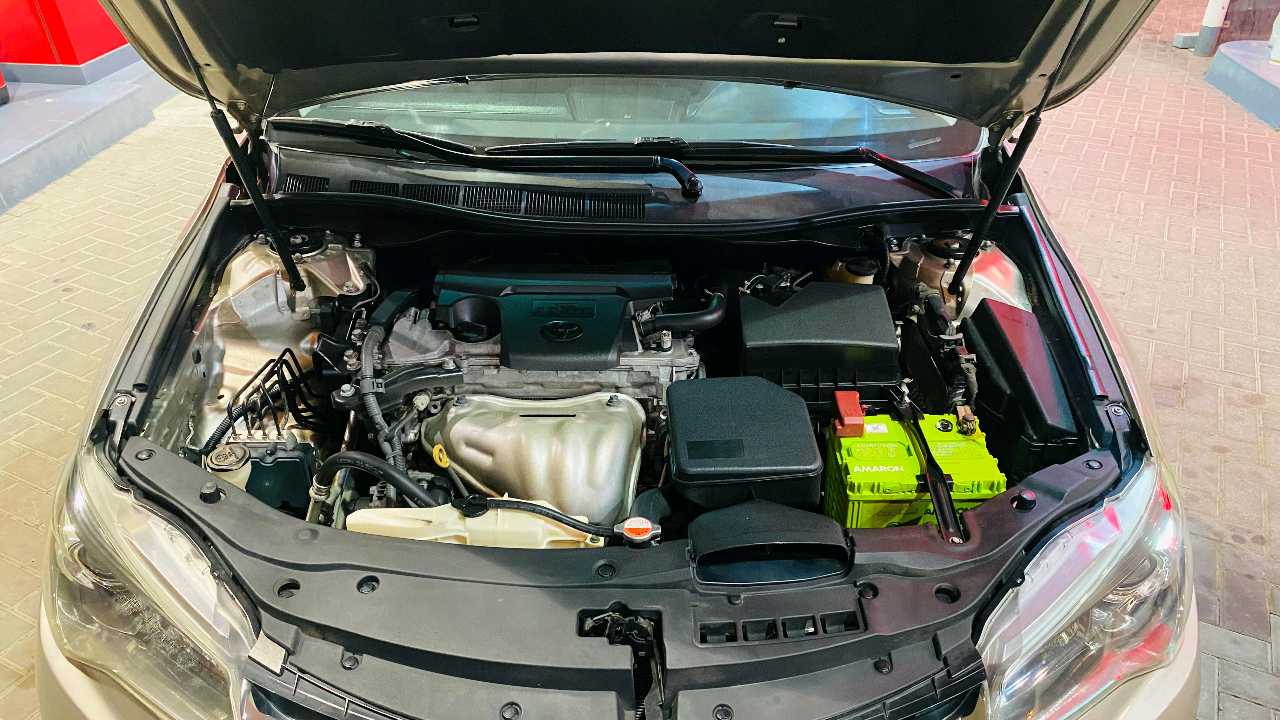 Car Image 2016 TOYOTA CAMRY SE