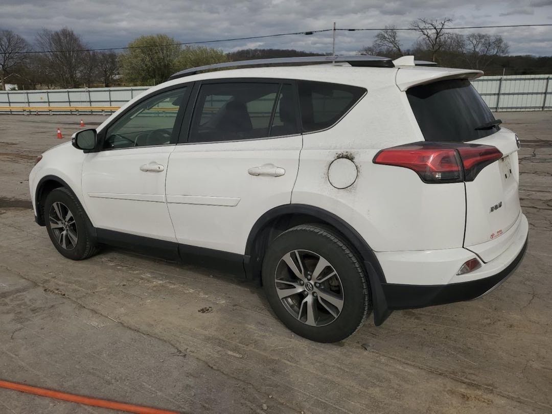 Car Image 2018 TOYOTA RAV4 XLE