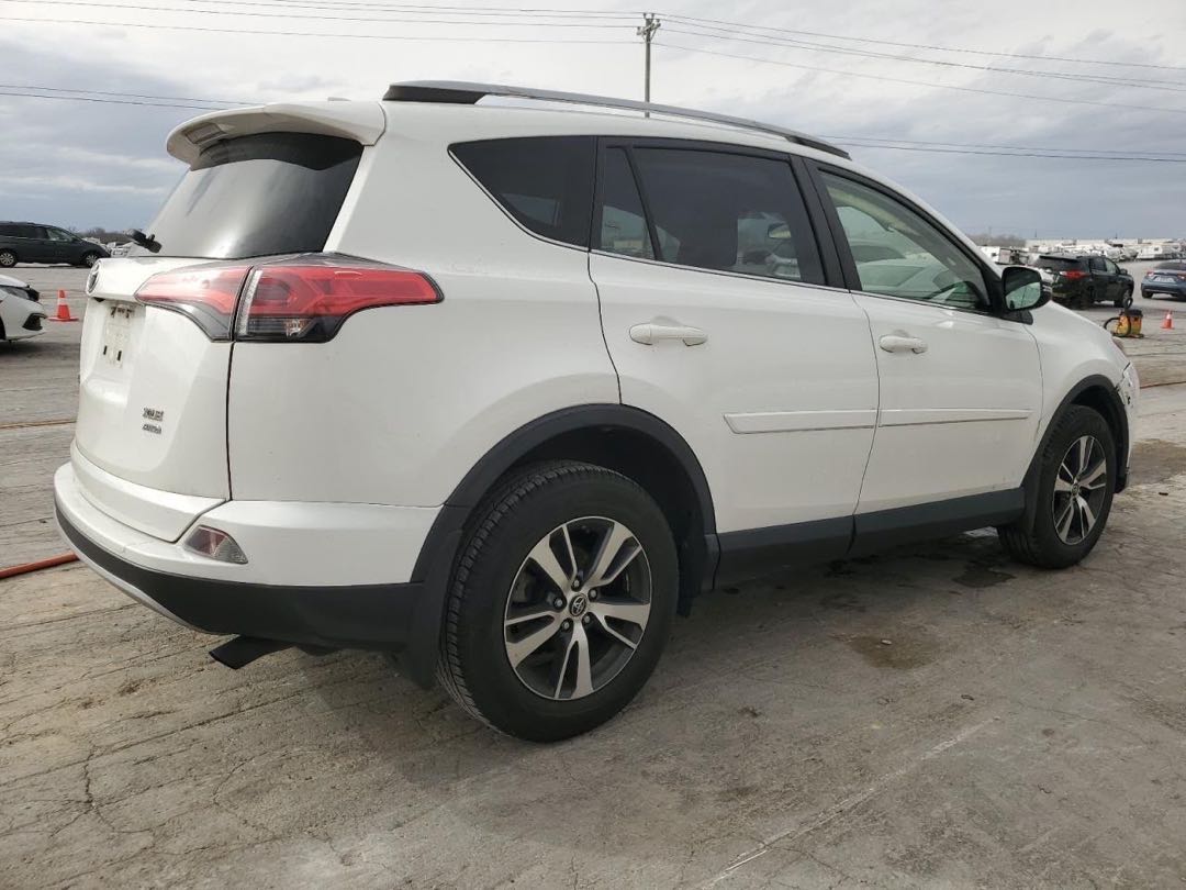 Car Image 2018 TOYOTA RAV4 XLE