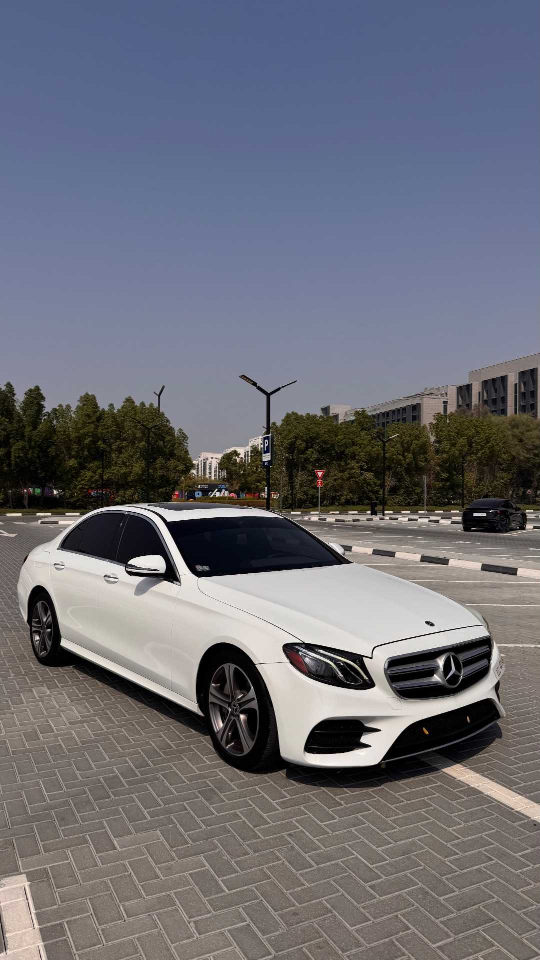Car Image 2020 MERCEDES E Class