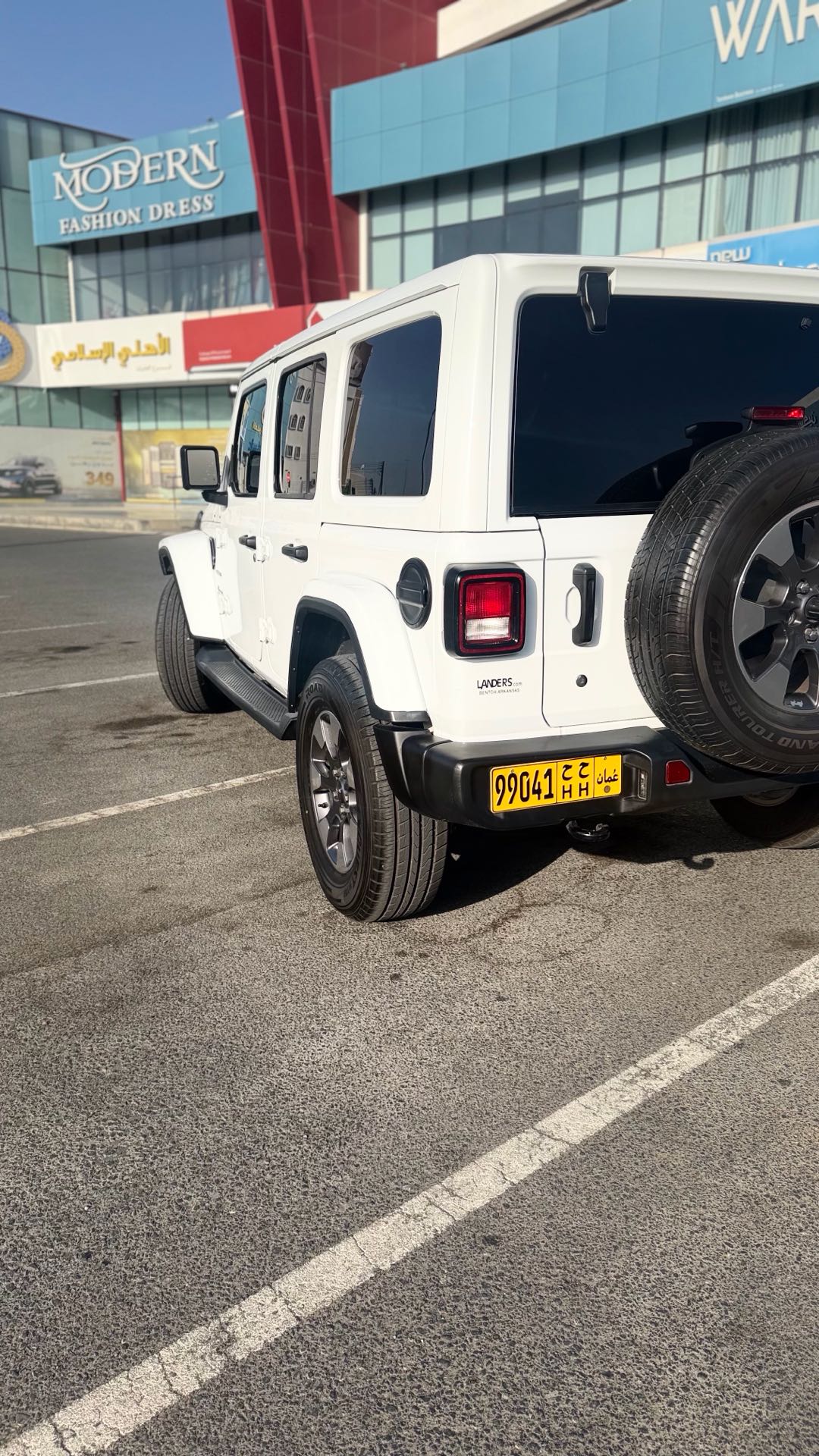 Car Image 2018 JEEP WRANGLER SAHARA