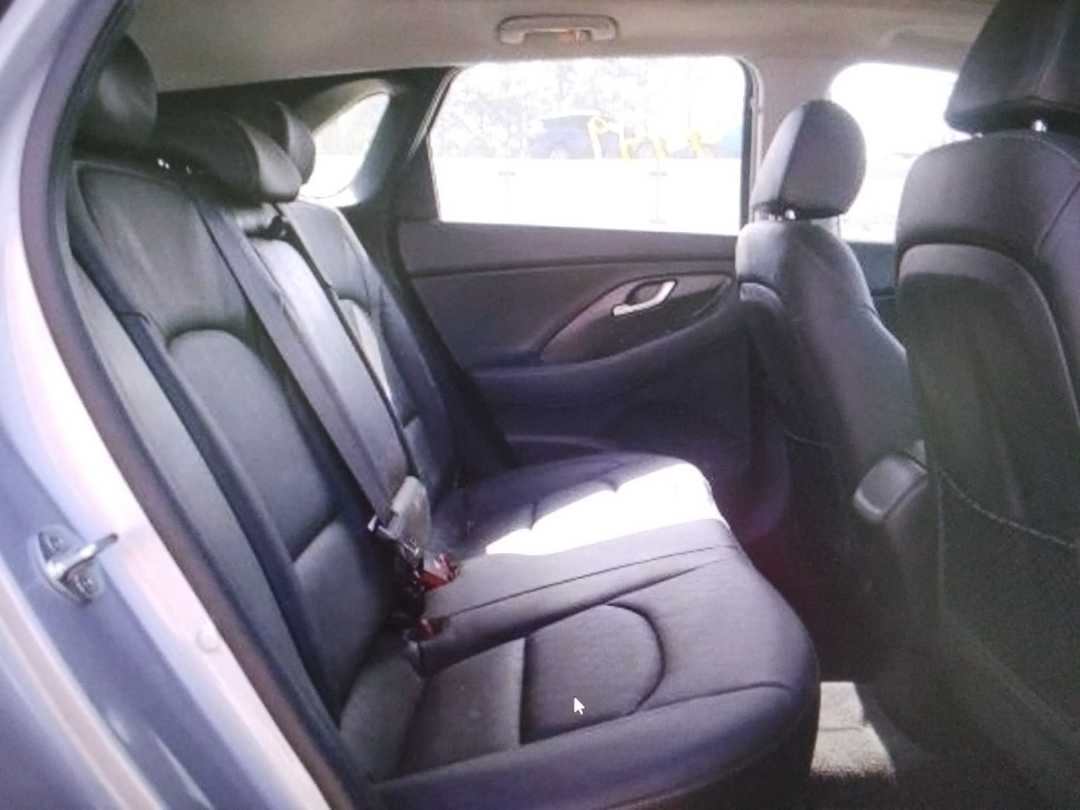 Car Image 2020 HYUNDAI ELANTRA