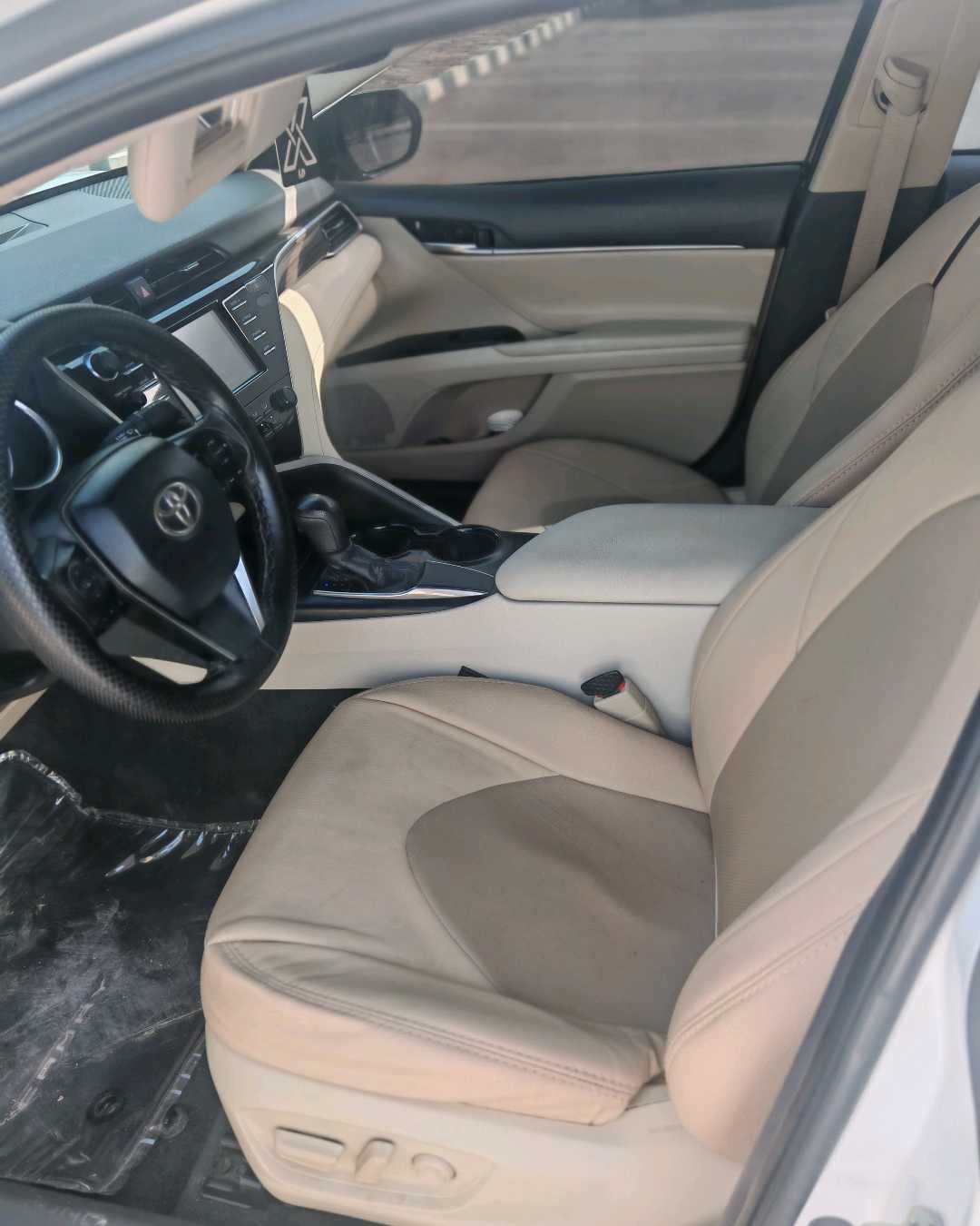 Car Image 2018 TOYOTA CAMRY LE