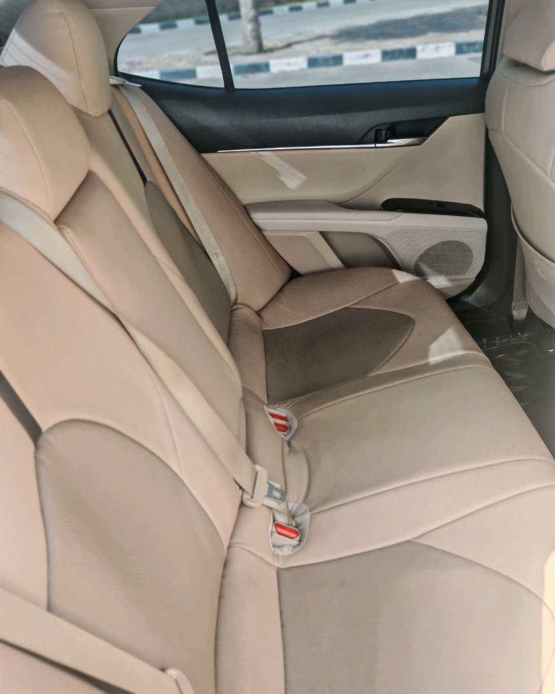 Car Image 2018 TOYOTA CAMRY LE
