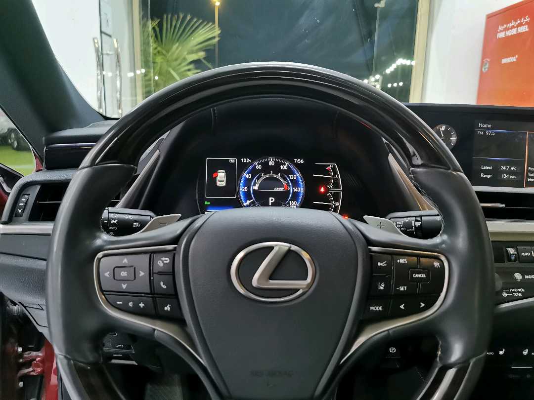 Car Image 2020 LEXUS ES 350