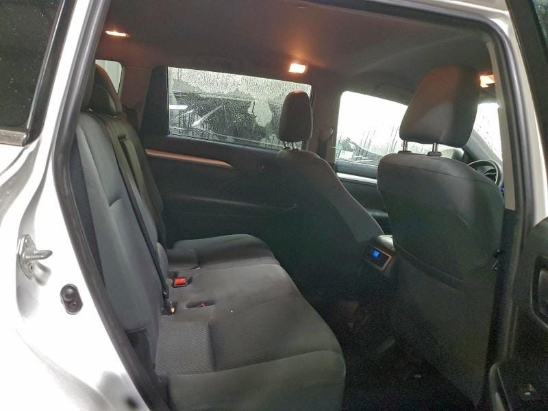 Car Image 2019 TOYOTA HIGHLANDER