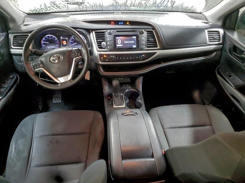 Car Image 2019 TOYOTA HIGHLANDER