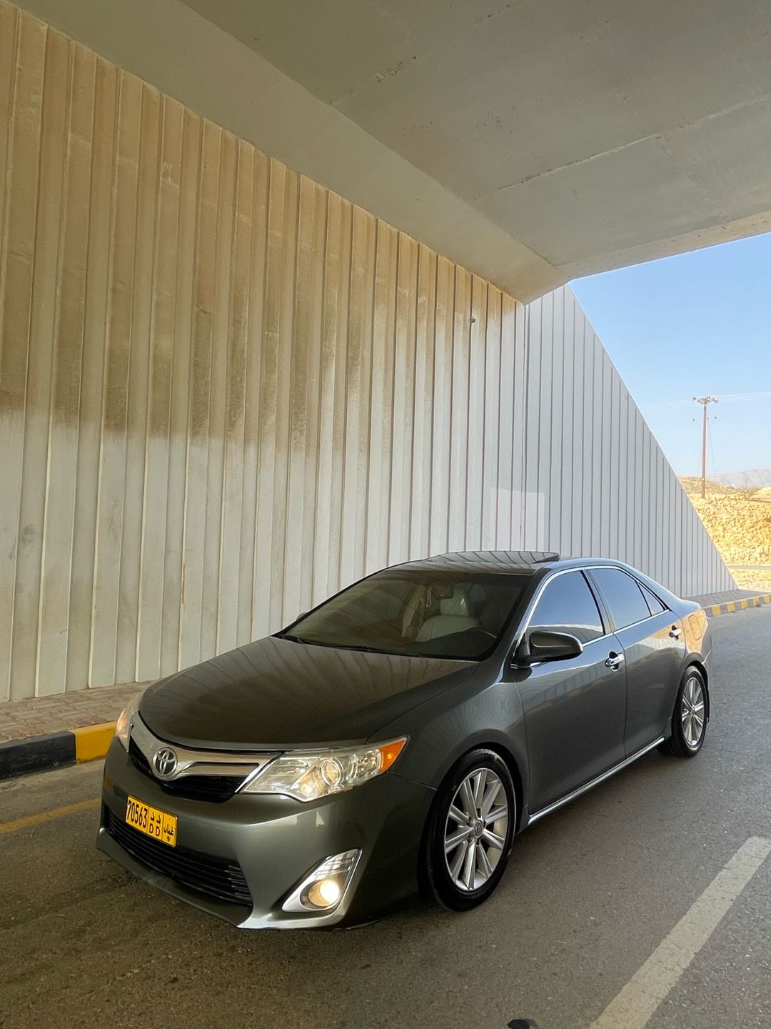 Car Image 2013 TOYOTA CAMRY XLE