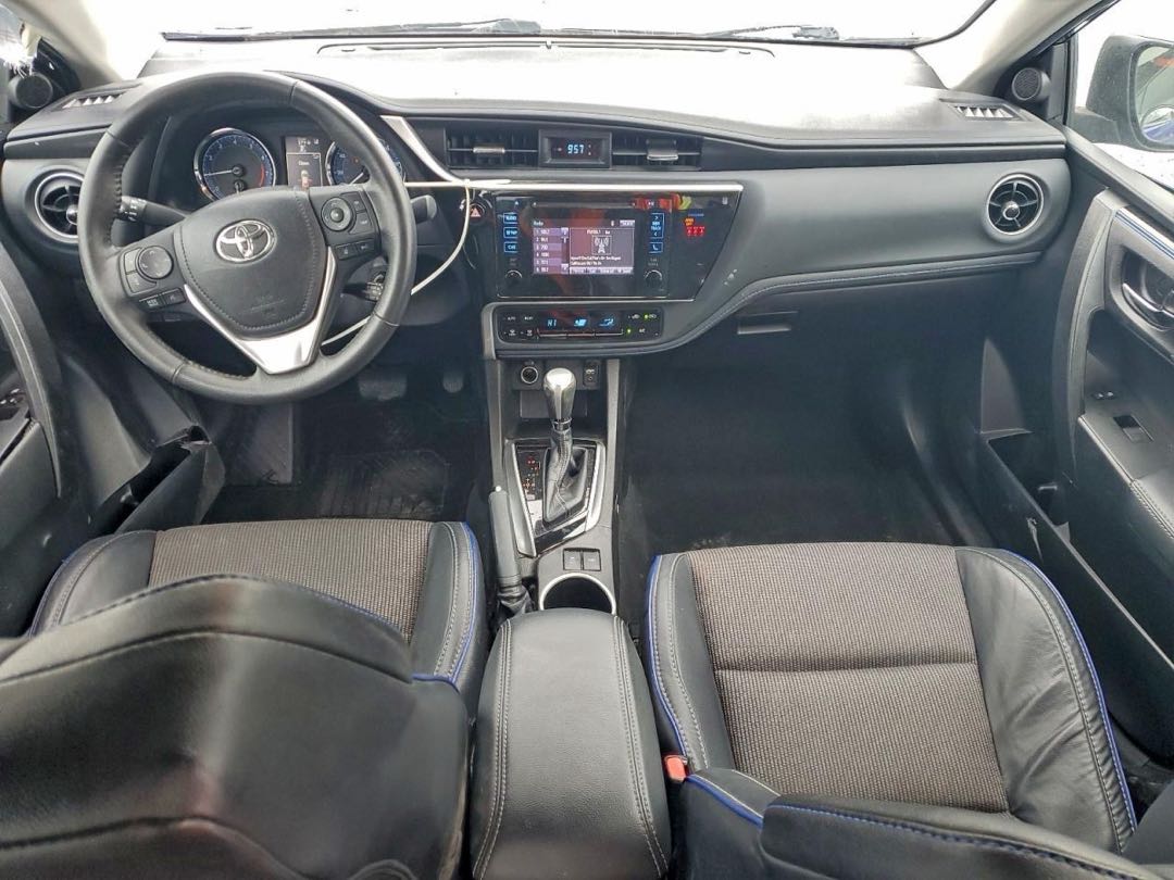 Car Image 2018 TOYOTA COROLLA