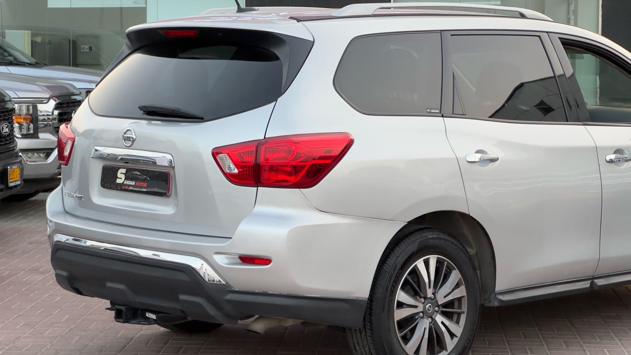 Car Image 2017 NISSAN PATHFINDER S