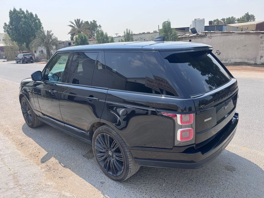 Car Image 2019 LAND ROVER VOGUE