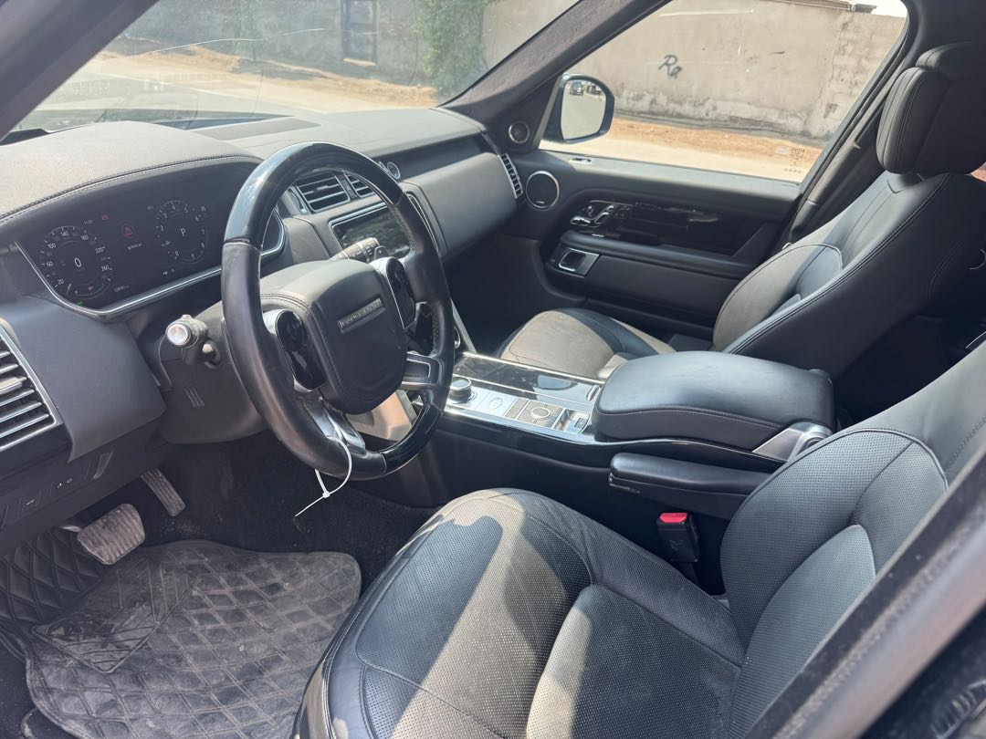 Car Image 2019 LAND ROVER VOGUE