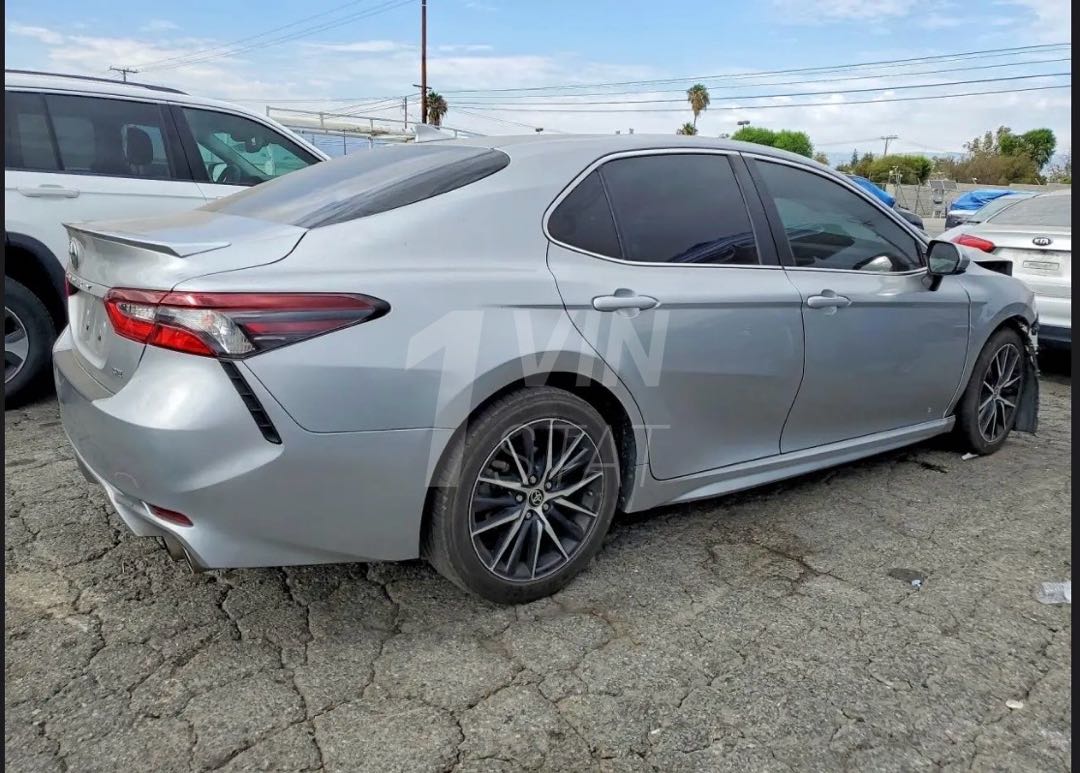 Car Image 2021 TOYOTA CAMRY