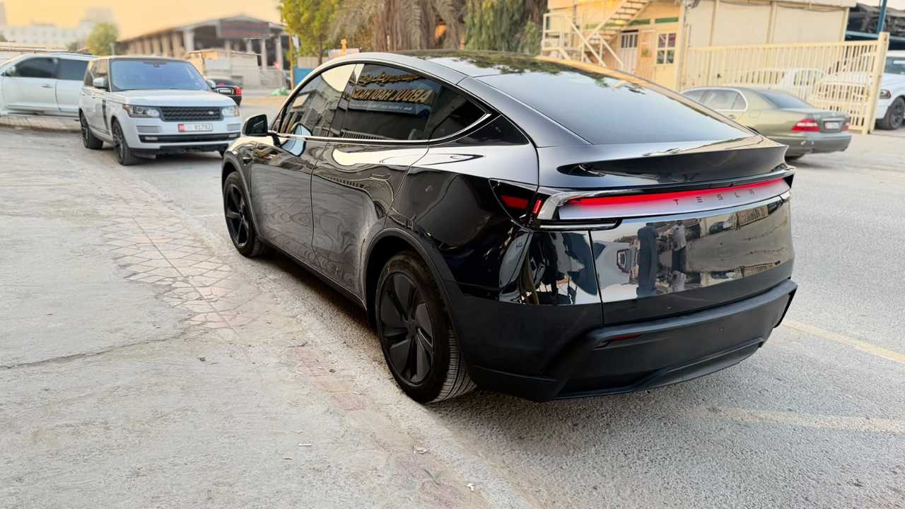 Car Image 2025 TESLA Model Y