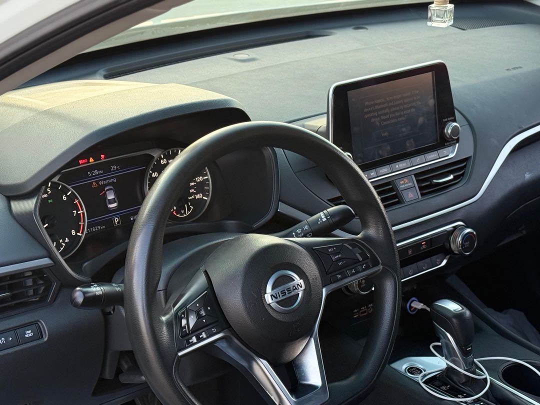 Car Image 2019 NISSAN ALTIMA S