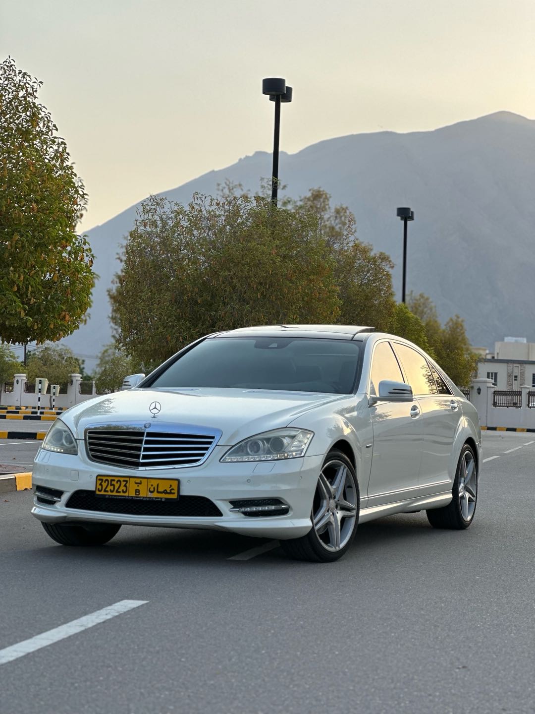 Car Image 2012 MERCEDES S Class 350