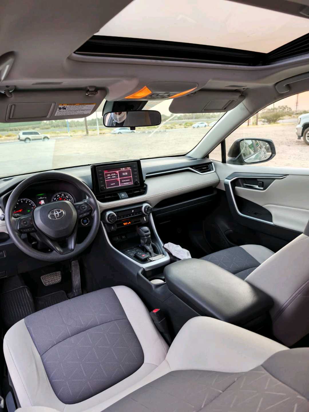 Car Image 2019 TOYOTA RAV4 XLE