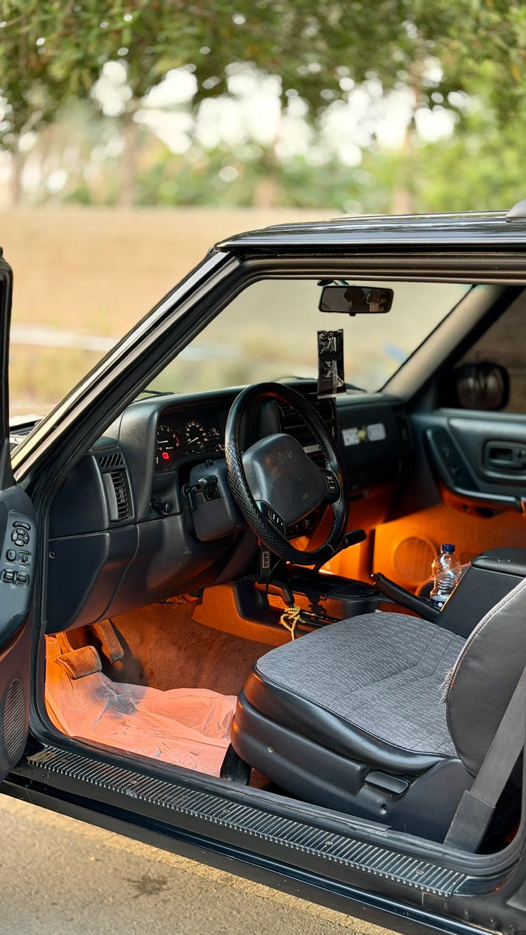 Car Image 1999 JEEP CHEROKEE 