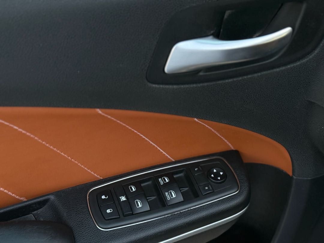 Car Image 2019 DODGE CHARGER SCAT PACK