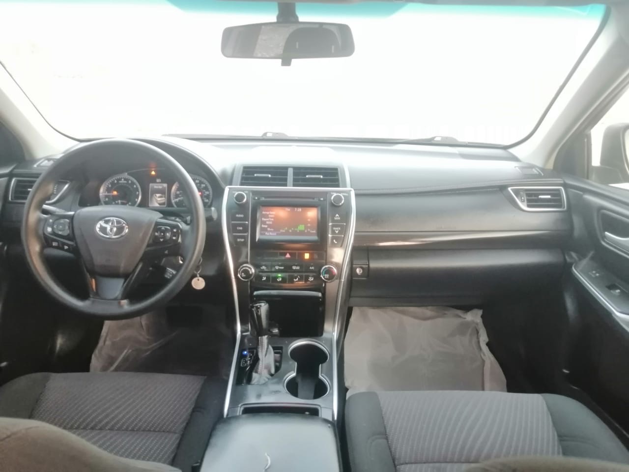 Car Image 2017 TOYOTA CAMRY LE
