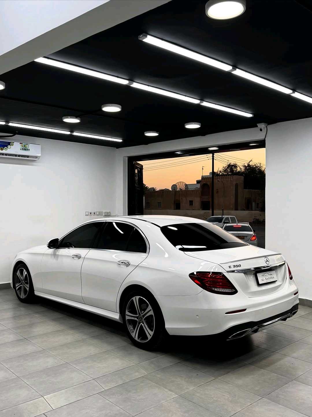 Car Image 2019 MERCEDES E Class 350