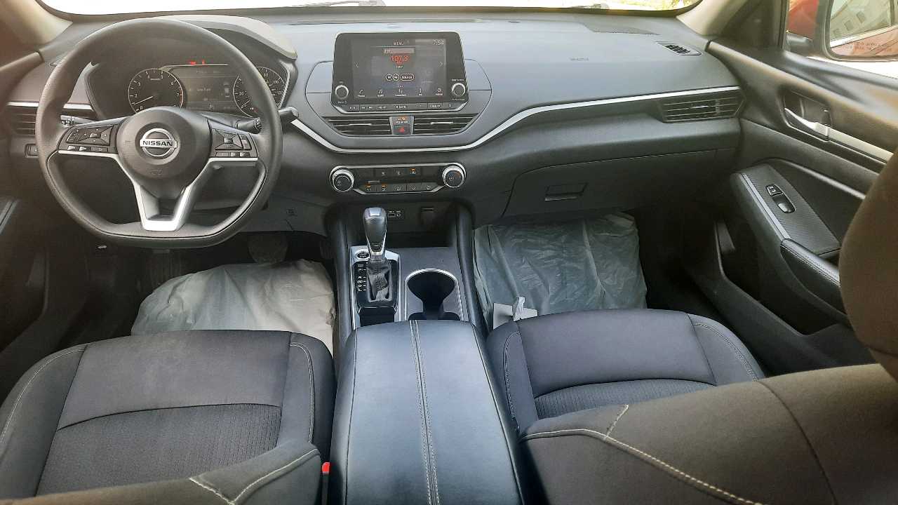 Car Image 2022 NISSAN ALTIMA SV