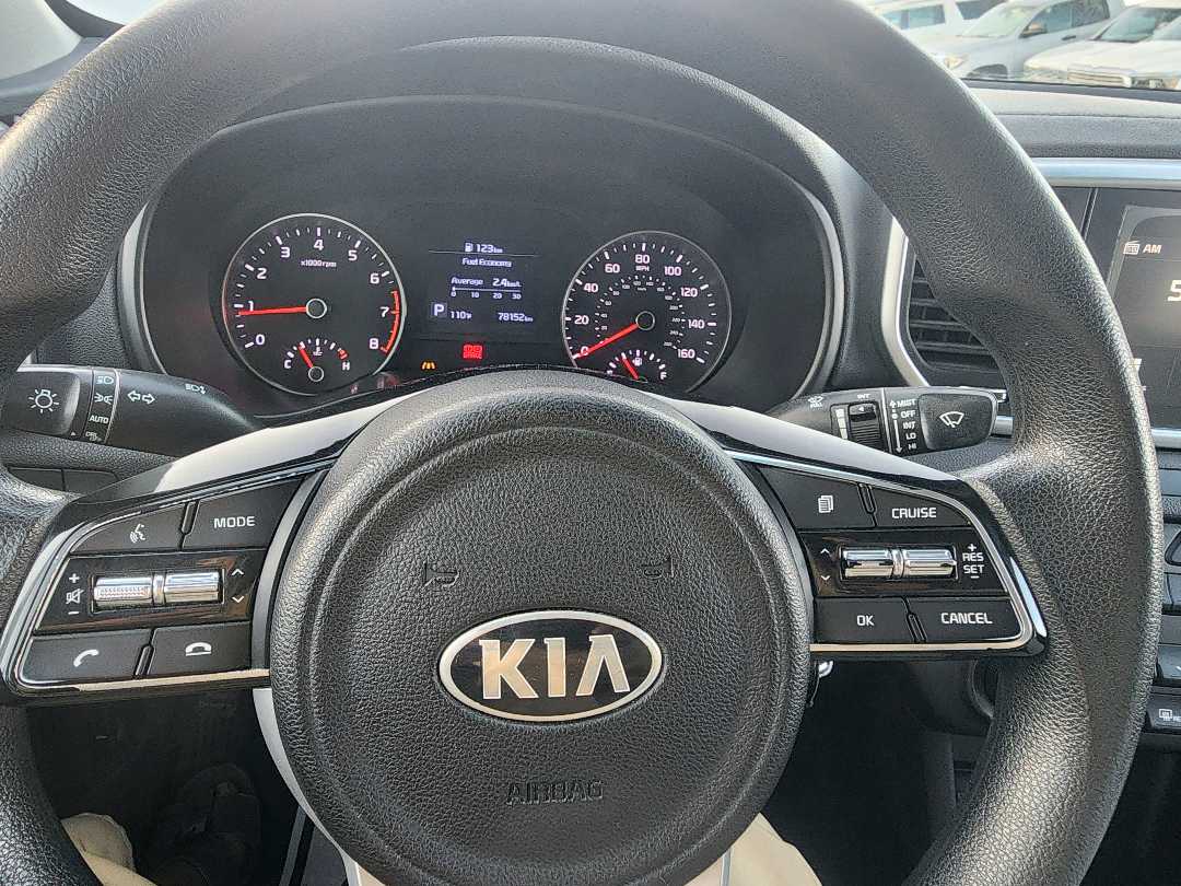 Car Image 2021 KIA SPORTAGE LX