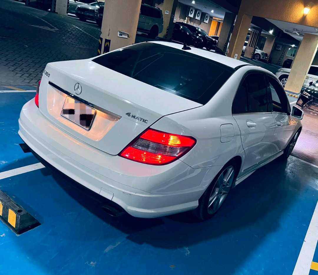 Car Image 2011 MERCEDES C Class