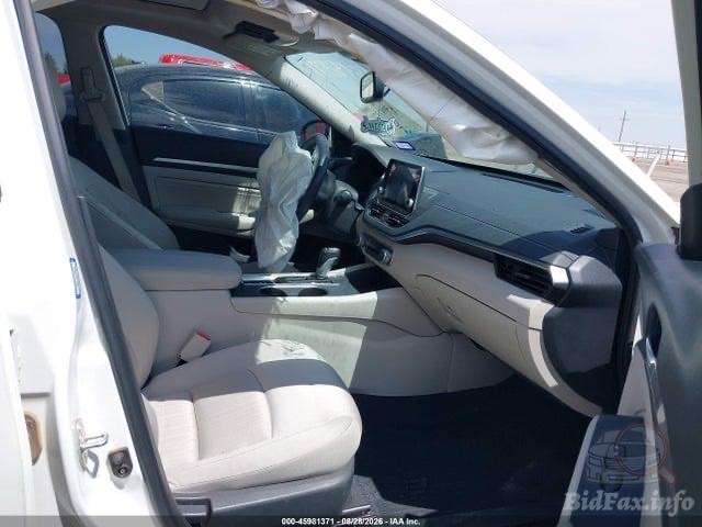 Car Image 2019 NISSAN ALTIMA