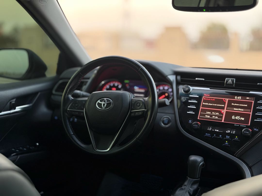 Car Image 2019 TOYOTA CAMRY XSE