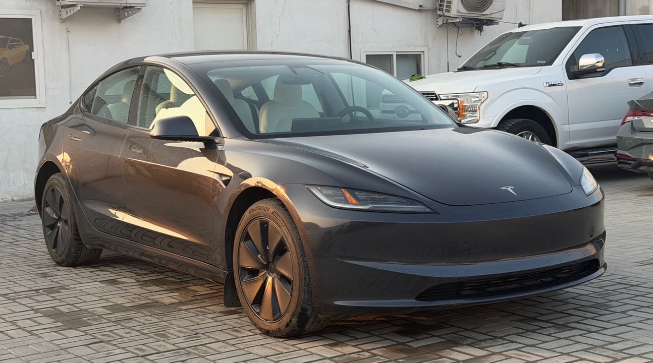 Car Image 2024 TESLA Model 3