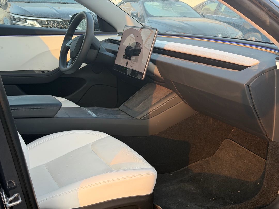 Car Image 2024 TESLA Model 3