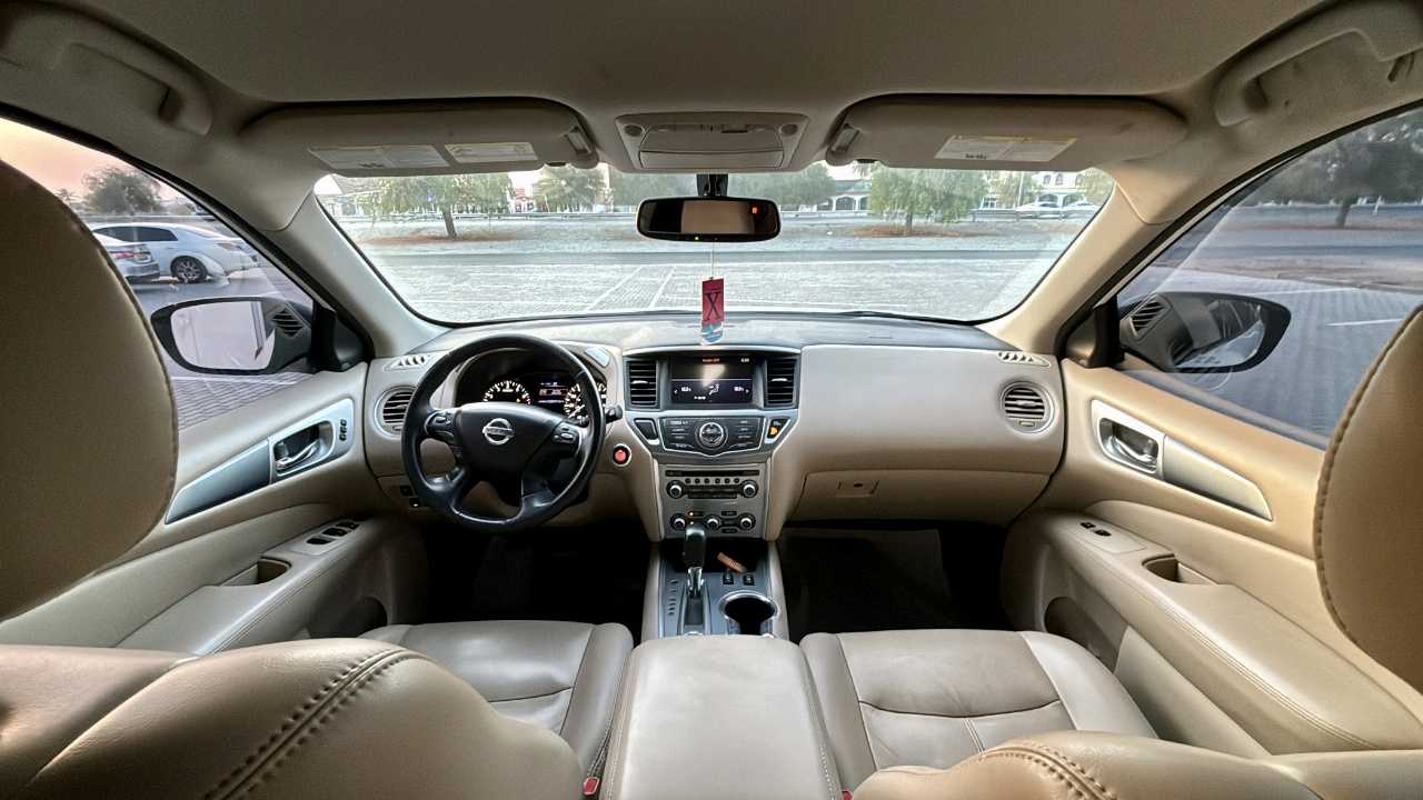 Car Image 2017 NISSAN PATHFINDER SL