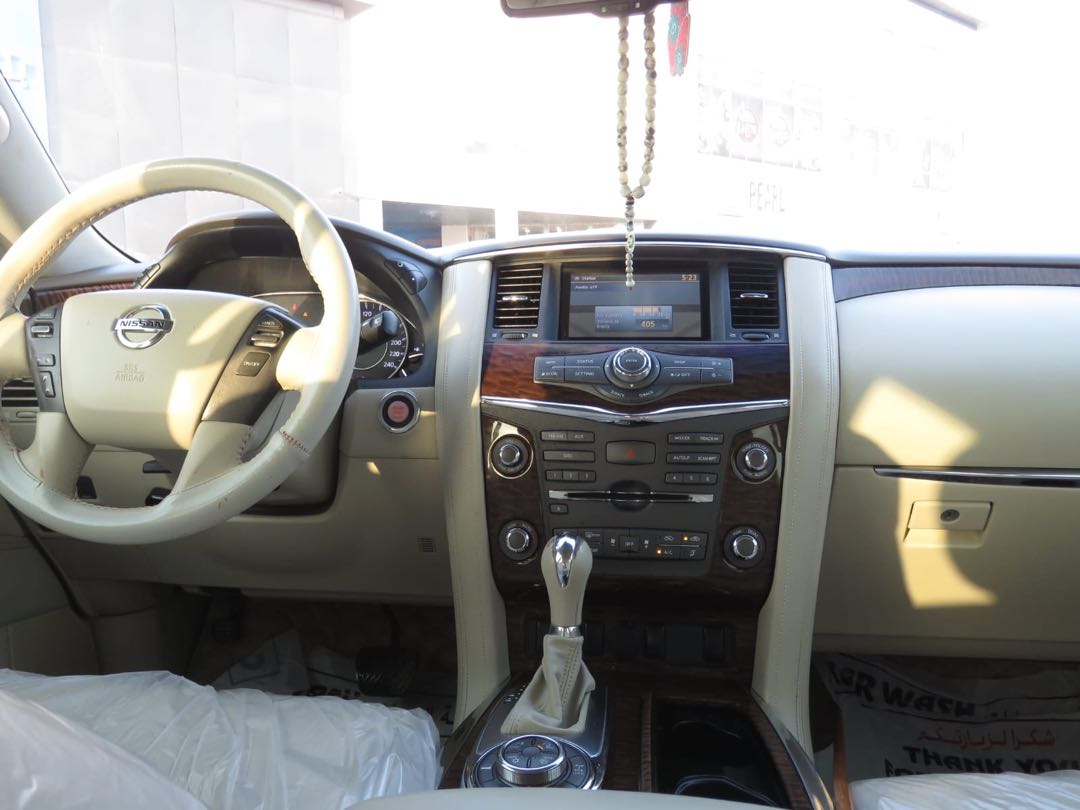 Car Image 2014 NISSAN PATROL SE