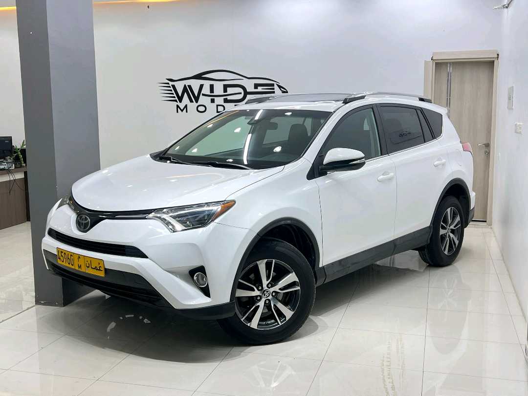 Car Image 2018 TOYOTA RAV4 XLE