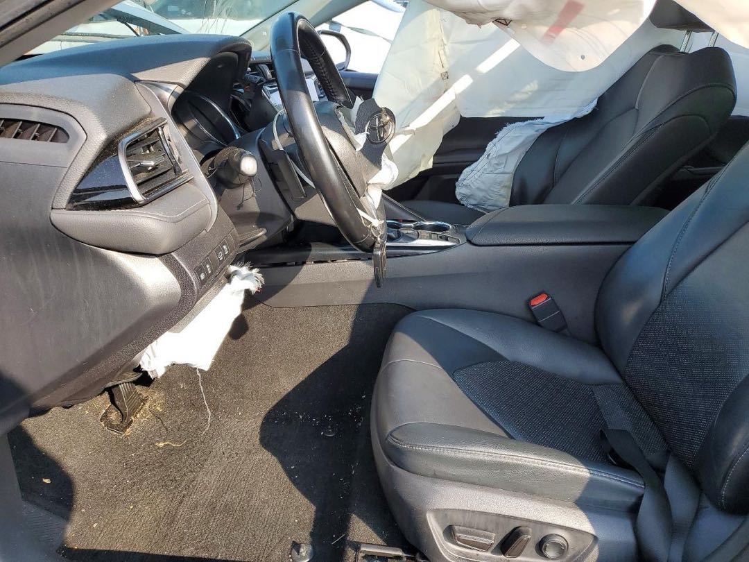 Car Image 2019 TOYOTA CAMRY
