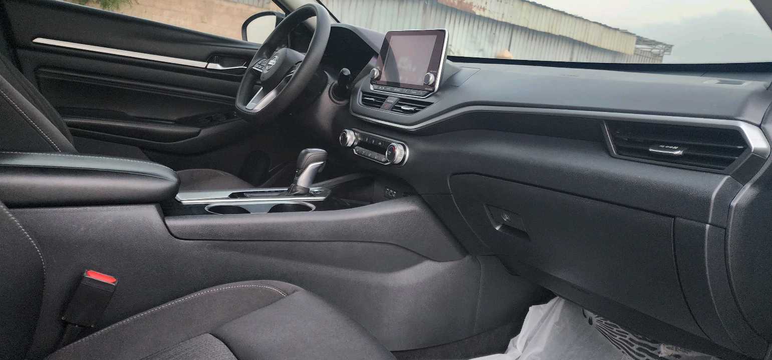 Car Image 2021 NISSAN ALTIMA SV