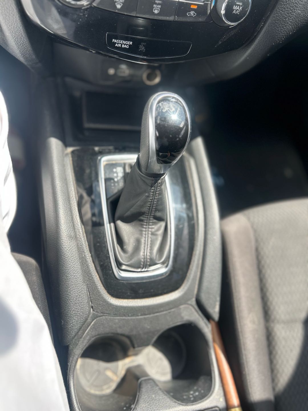 Car Image 2019 NISSAN ROGUE S