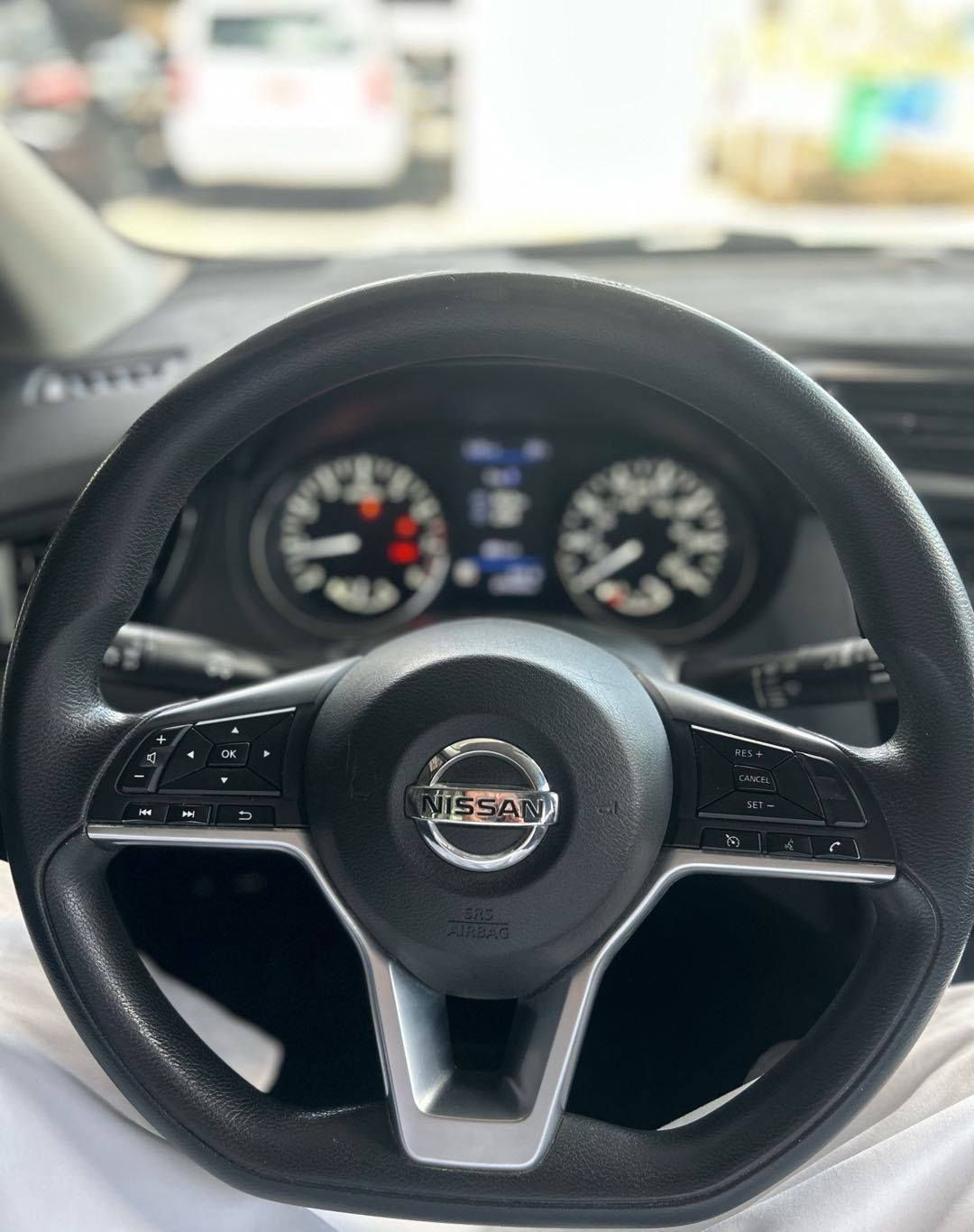 Car Image 2019 NISSAN ROGUE S