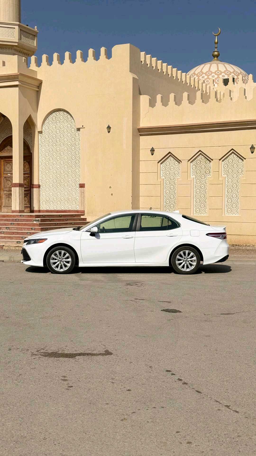 Car Image 2020 TOYOTA CAMRY LE