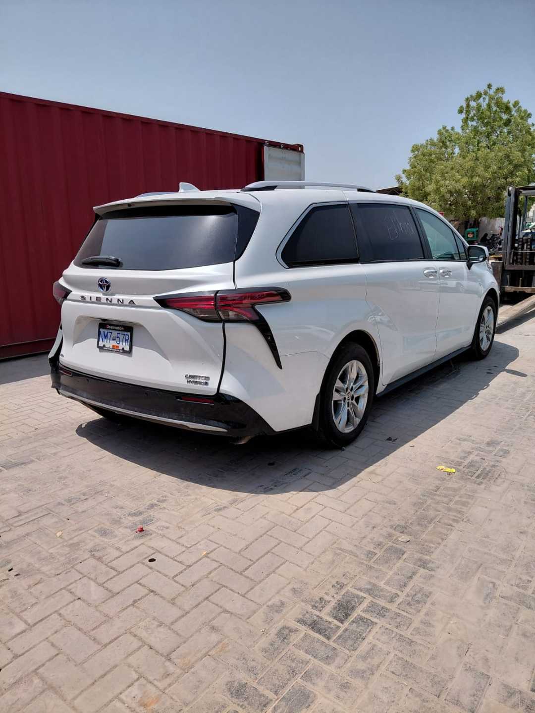 Car Image 2022 TOYOTA SIENNA