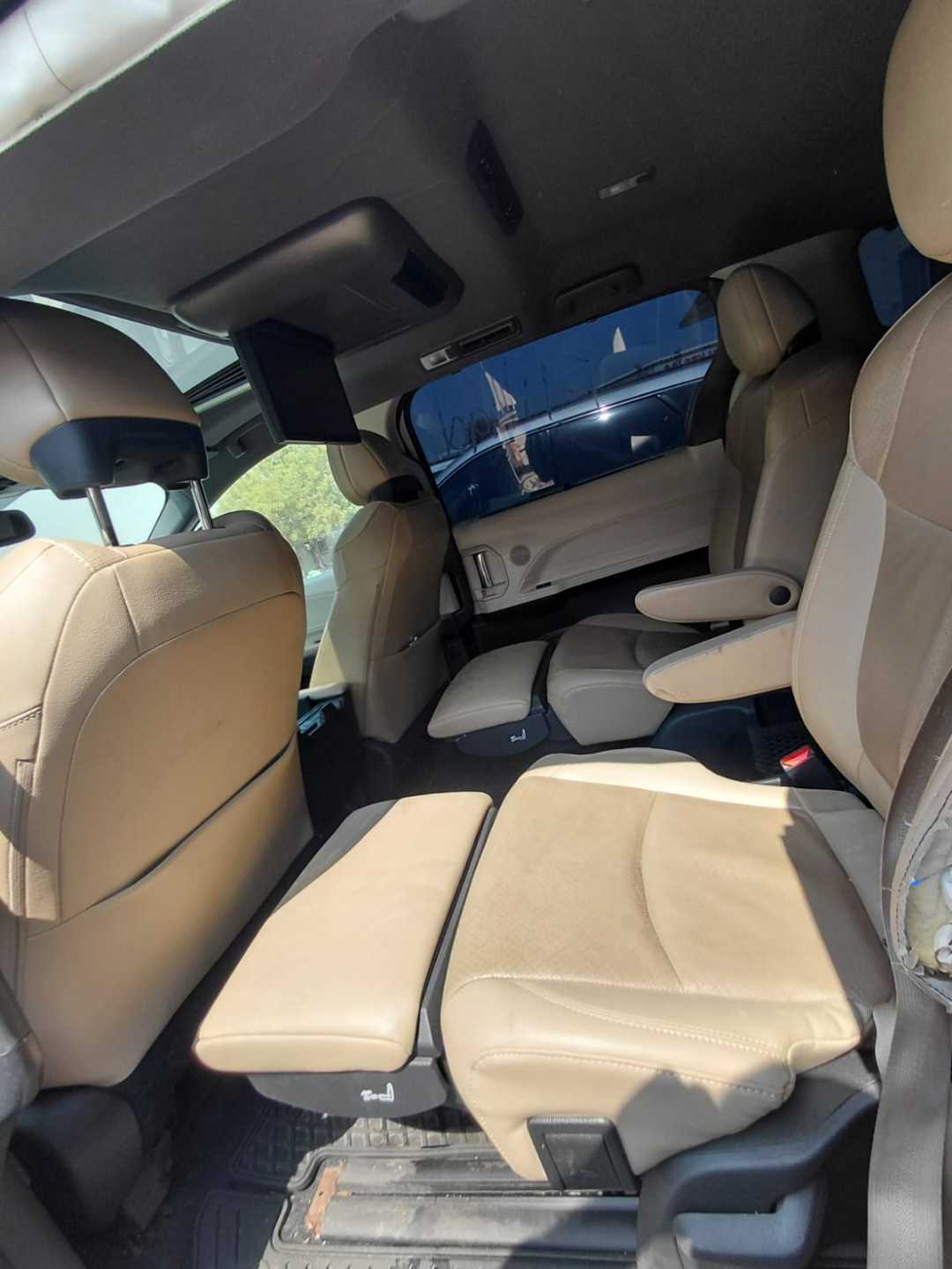 Car Image 2022 TOYOTA SIENNA
