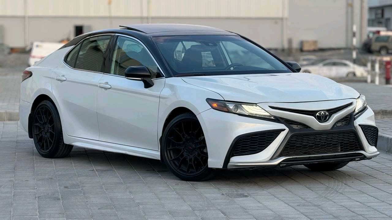 Car Image 2021 TOYOTA CAMRY XSE