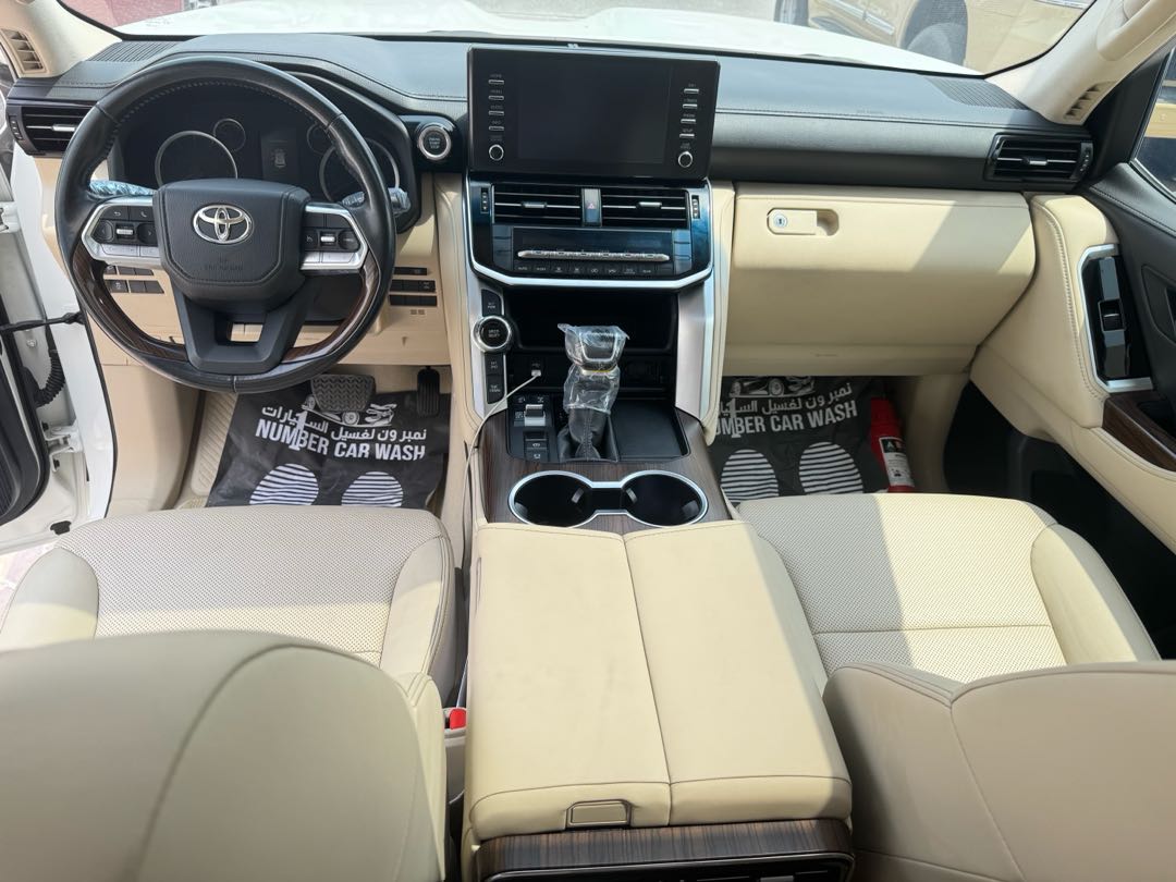 Car Image 2024 TOYOTA LAND CRUISER GX.R